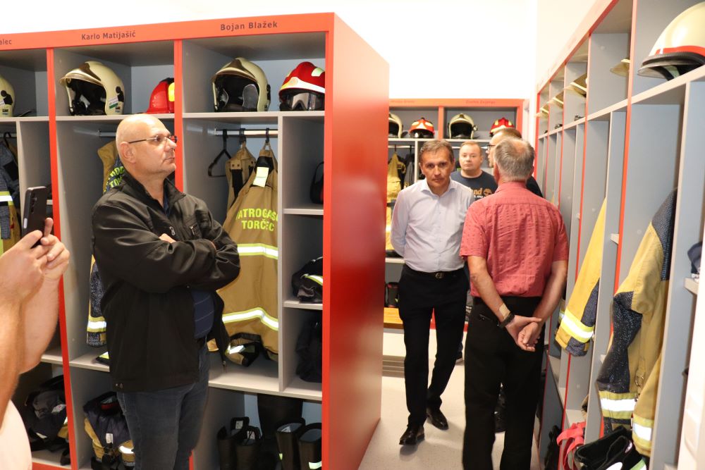 Članovi vatrogasne koordinacije razgledali su novi vatrogasni dom DVD-a Torčec