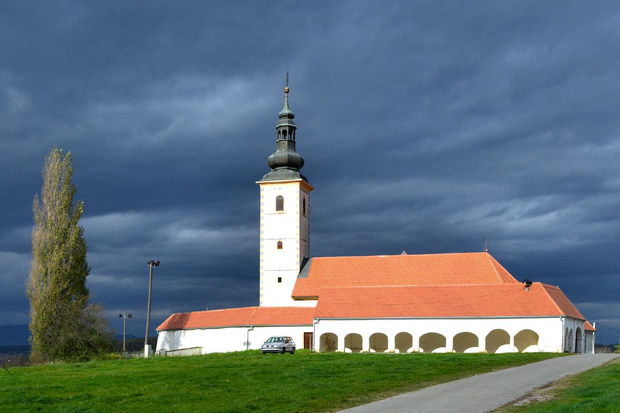 Crkva Sveta tri kralja u Kominu