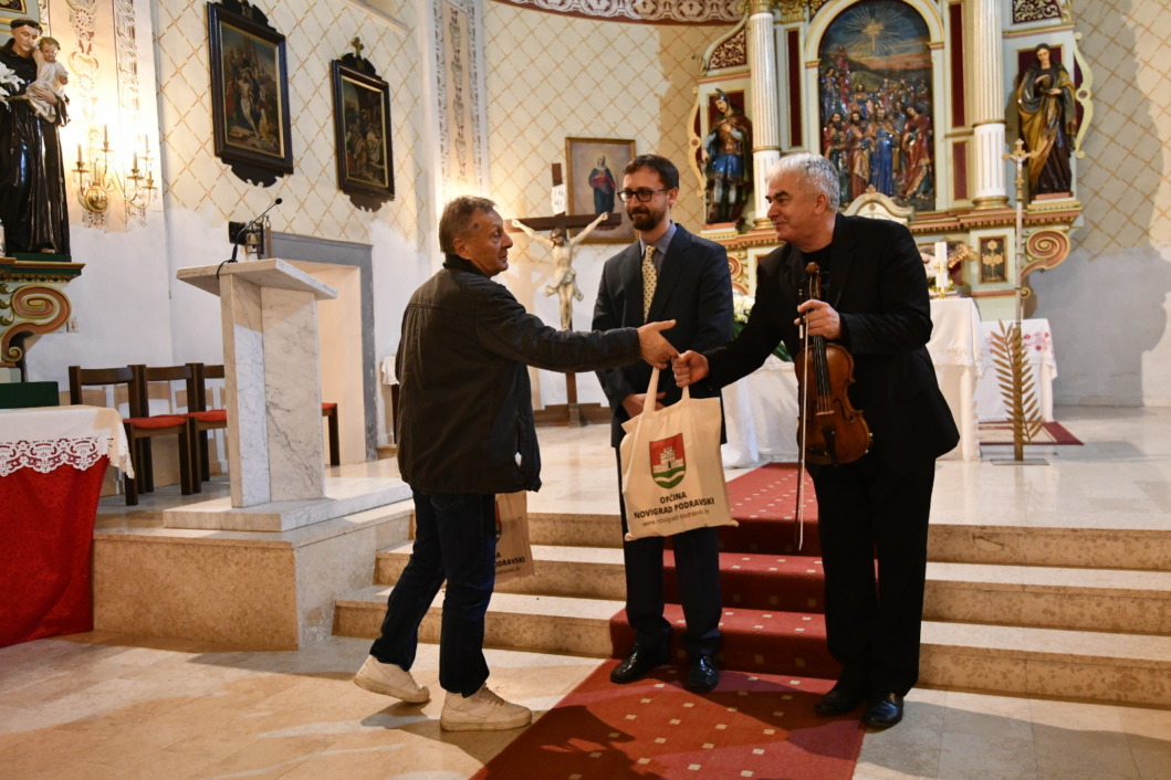 Zdravko Brljek, orguljaš Milan Hibšer i violinist Krešimir Marmilić