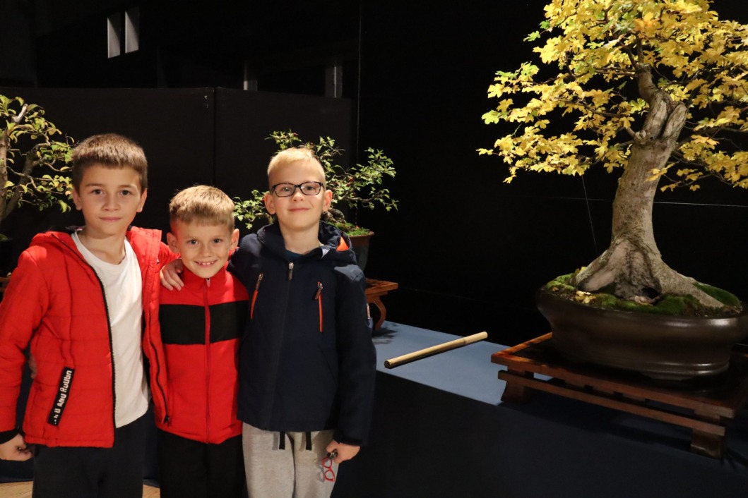 Osnovnoškolci posjetili izložbu minijaturnog drveća u Domu Mladih Koprivnica