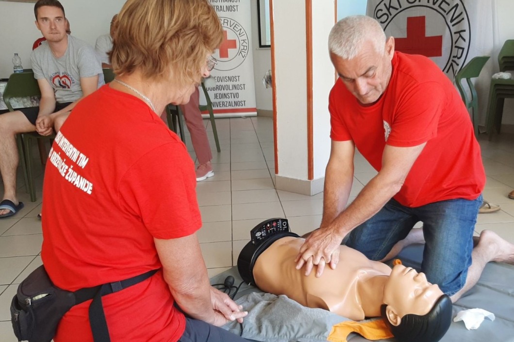 Uvijek je dobro ponoviti postupke prve pomoći, svjesni su u Interventnom timu županijskog Crvenog križa 