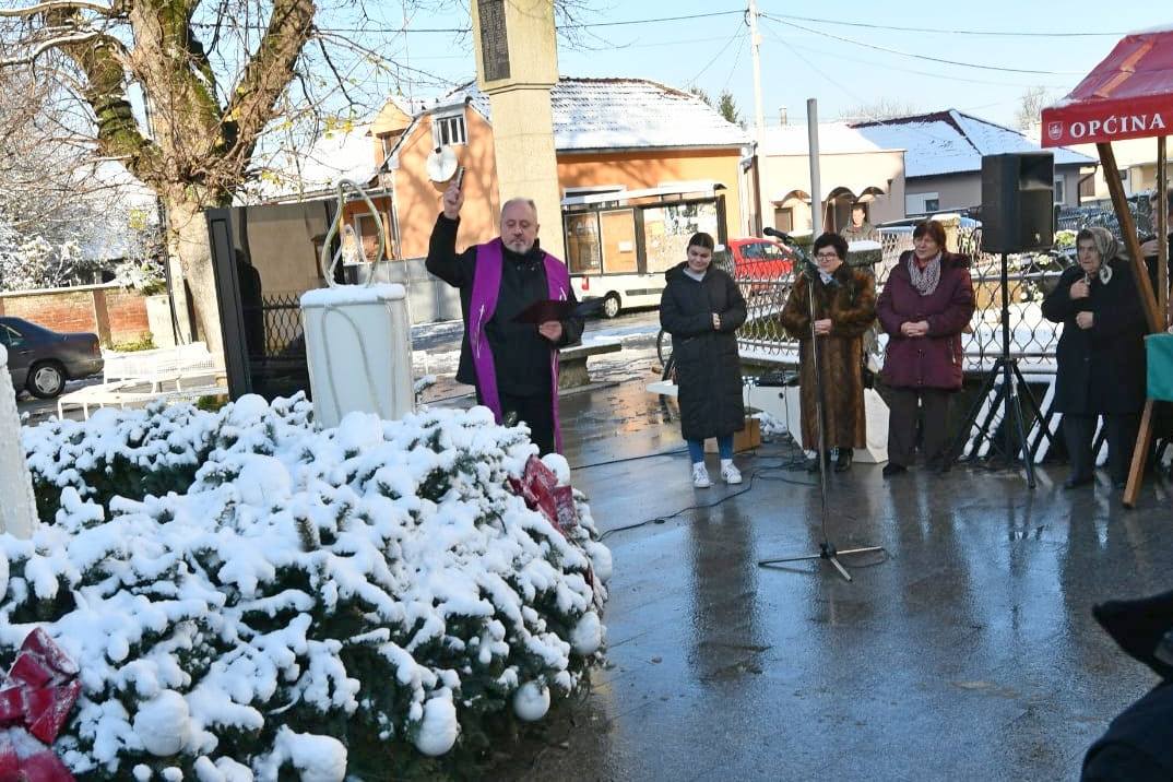 Paljenje prve adventske svijeće u Novigradu Podravskom