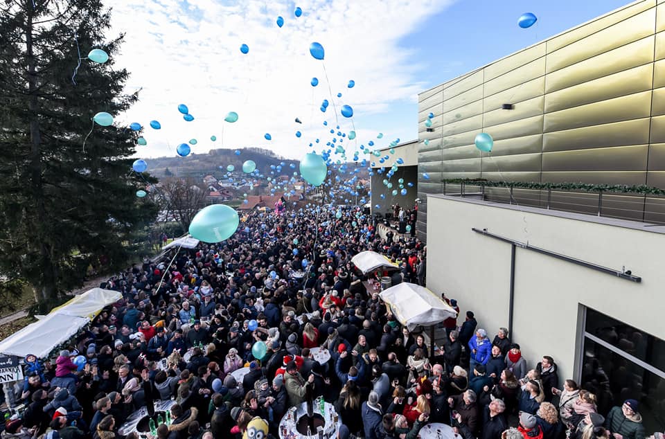 Doček Nove godine u podne u Novom Marofu