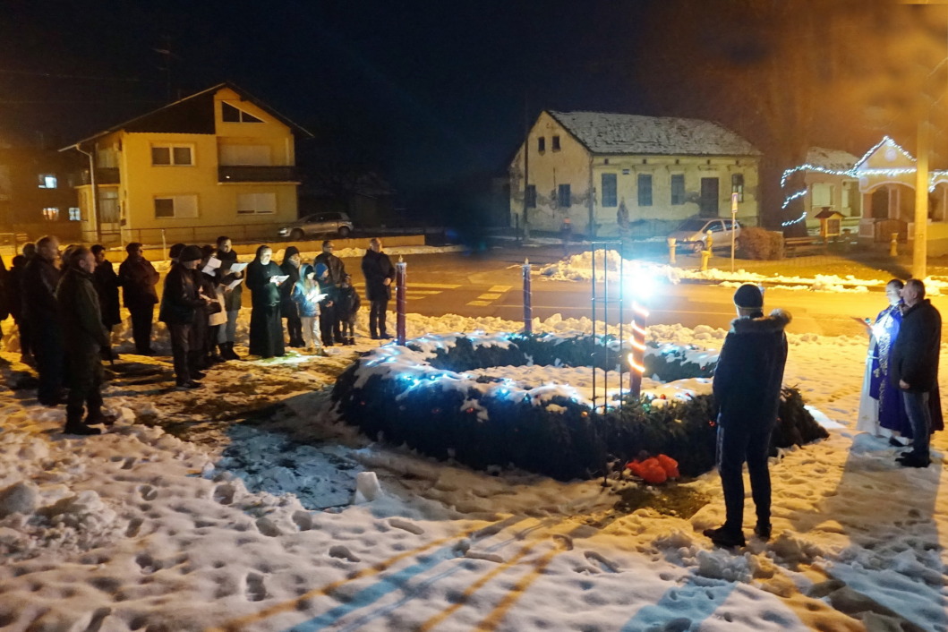 Paljenje druge adventske svijeće u Podravskim Sesvetama