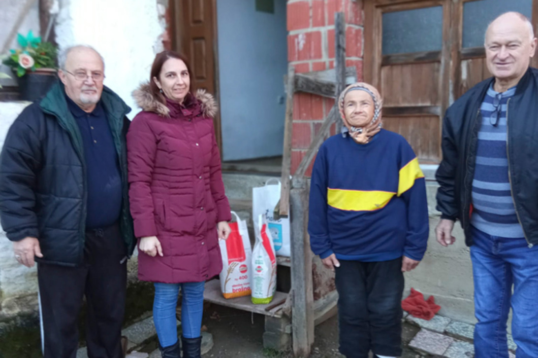 Podjela paketa potrebitim mještanima s područja općine Molve