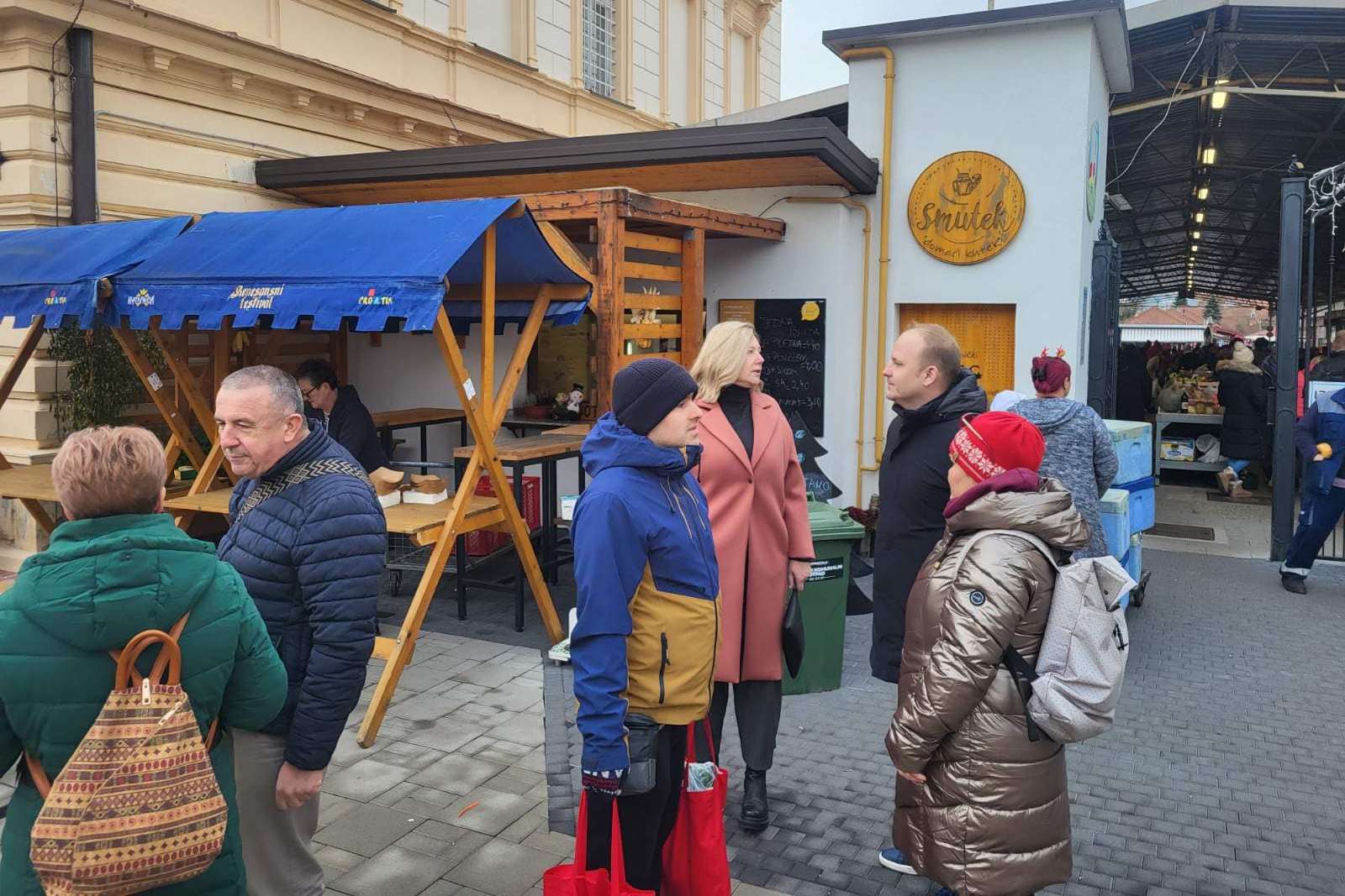 Podjela ribica ispred koprivničke tržnice