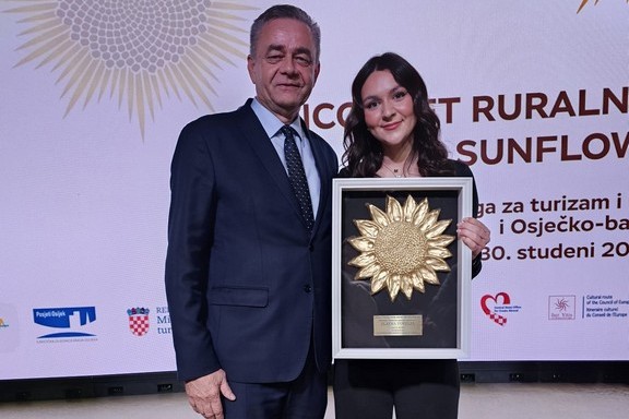 Dobitnica nagrade Suncokret ruralnog turizma