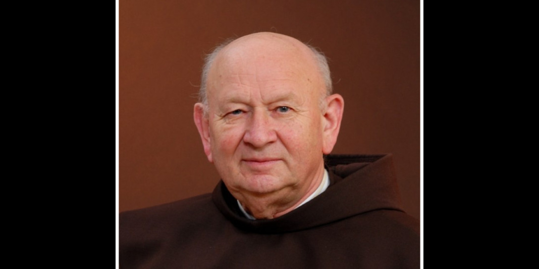 Fra Anđelko Rakhel preminuo je u 85. godini života, 68. redovništva i 59. svećeništva