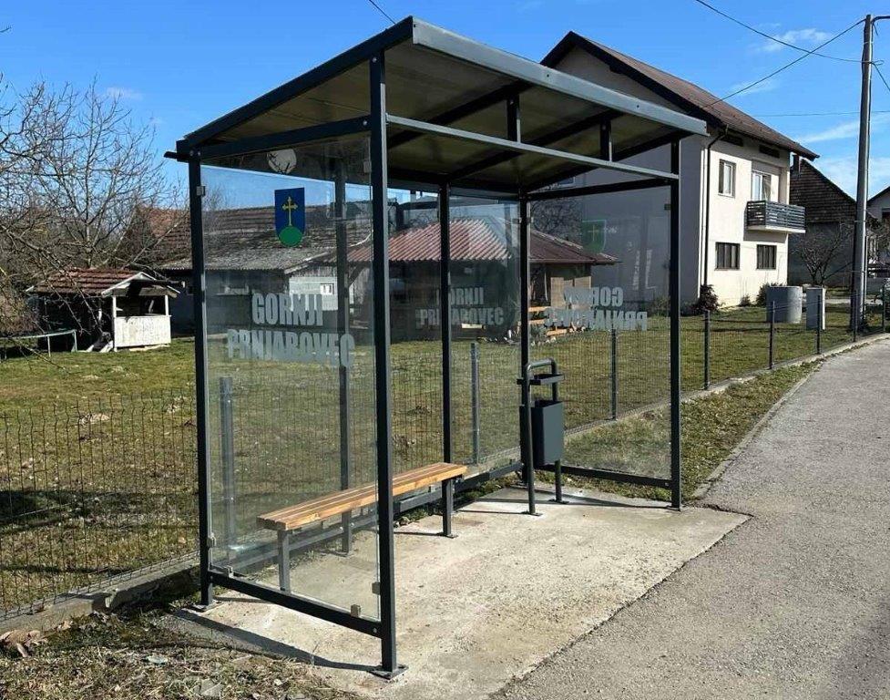 Autobusna nadstrešnica u mjestu Gornji Prnjarovec