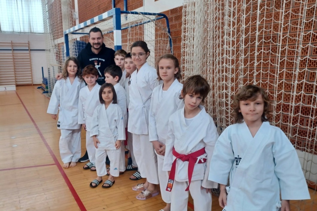Članovi koprivničkog Karate kluba Akademija i trener Luka Cestar