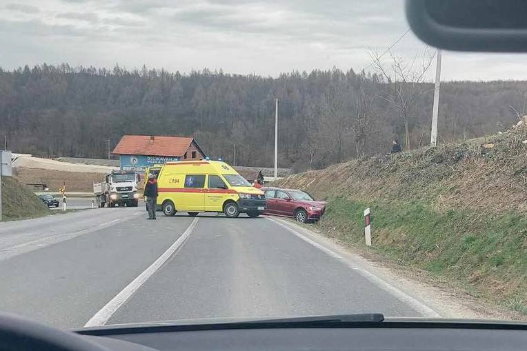 Prometna nesreća na cesti između Velike Mučne i Sokolovca