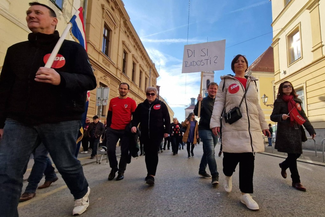 Prosvjed lijevo-liberalnih stranaka na Trgu svetog Marka