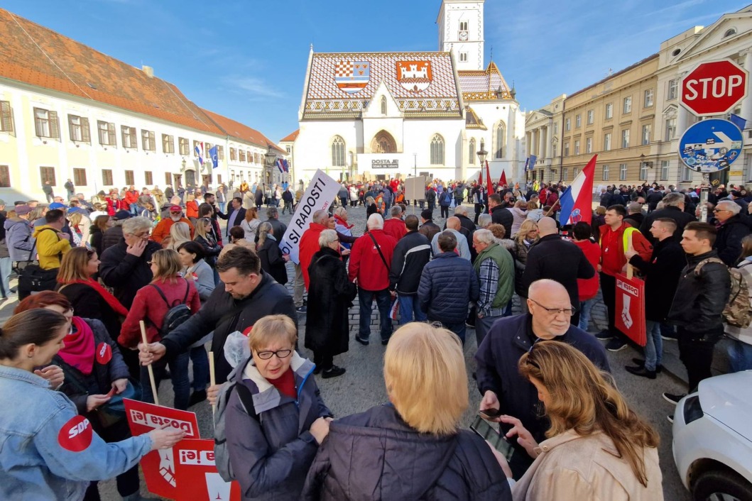 Prosvjed lijevo-liberalnih stranaka na Trgu svetog Marka