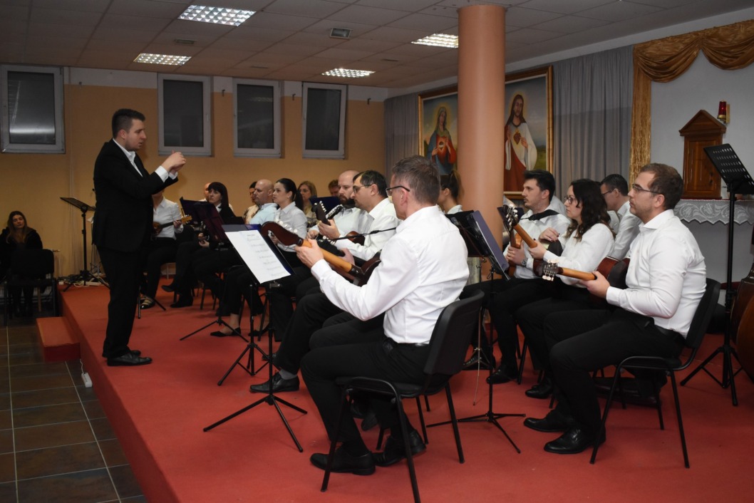 Prvi koncert novoosnovanog Tamburaškog orkestra Krešo Lukačić u župi bl. Alojzija Stepinca 