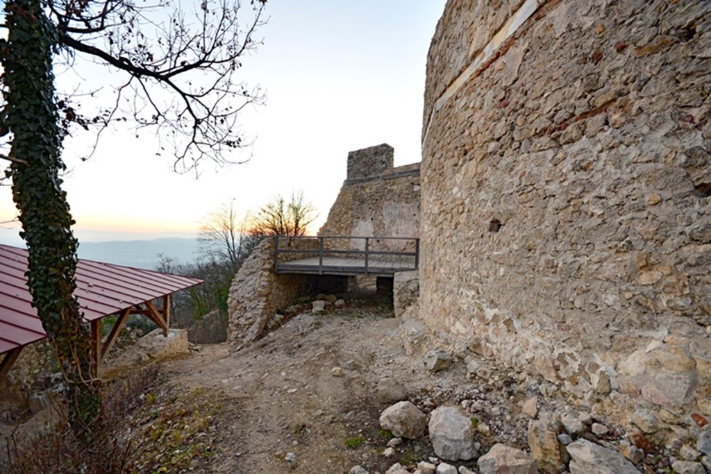 Utvrde Grebengrad u Novom Marofu