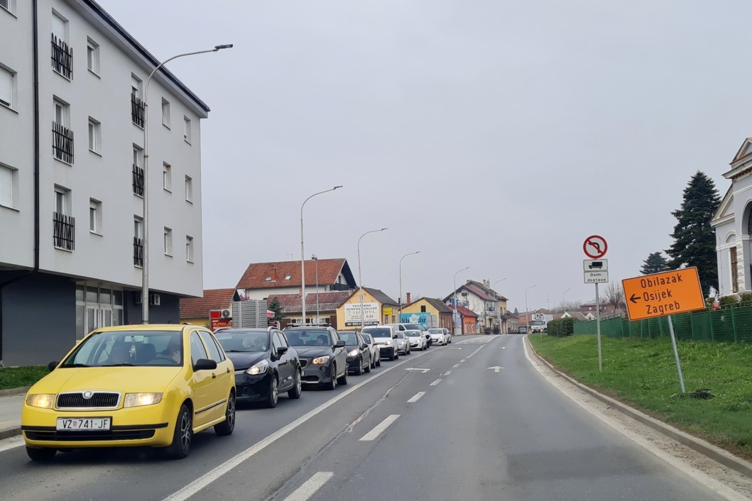 Prometna gužva na Varaždinskoj cesti u Koprivnici