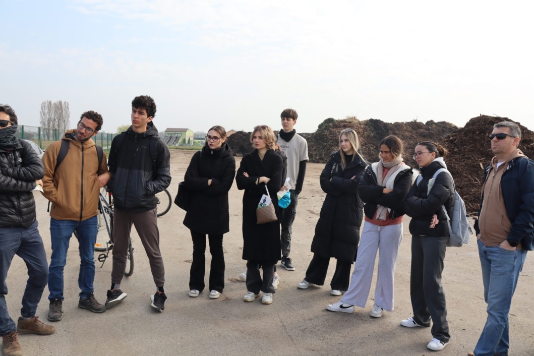 Učenici iz Španjolske i koprivničke Gimnazije Fran Galović posjetili reciklažno dvorište i kompostanu Herešin