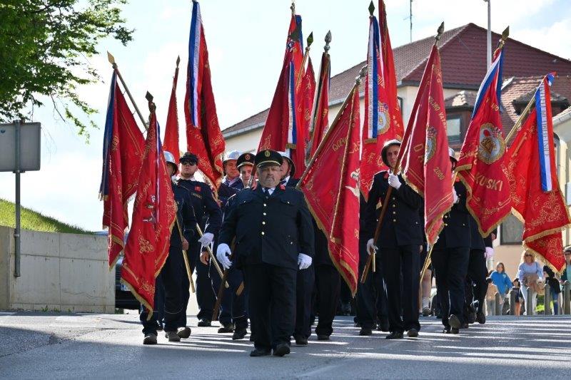 Svečani mimohod vatrogasaca u Križu