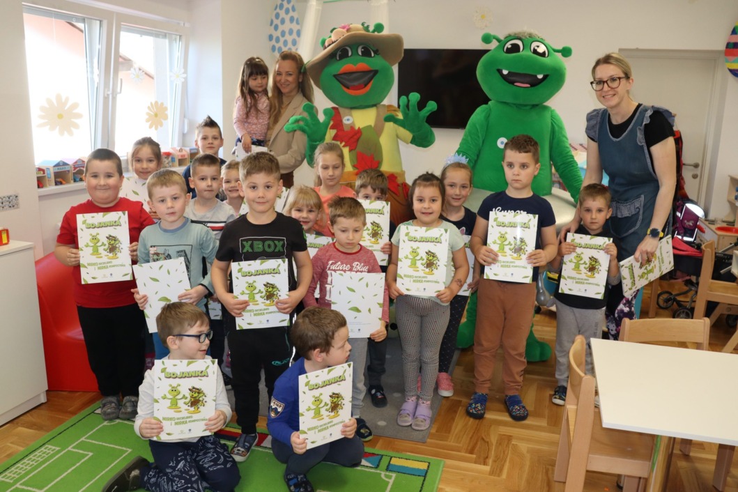 Mirko Reciklirko i Mirka Kompostirka posjetili vrtićarce i učenike u općini Drnje