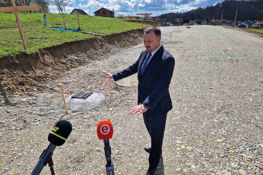 Siniša Jenkač na jednom od gradilišta u Novom Marofu