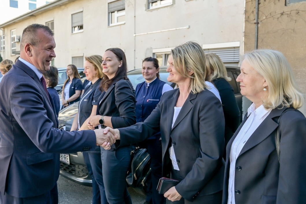 Primopredaja novih vozila