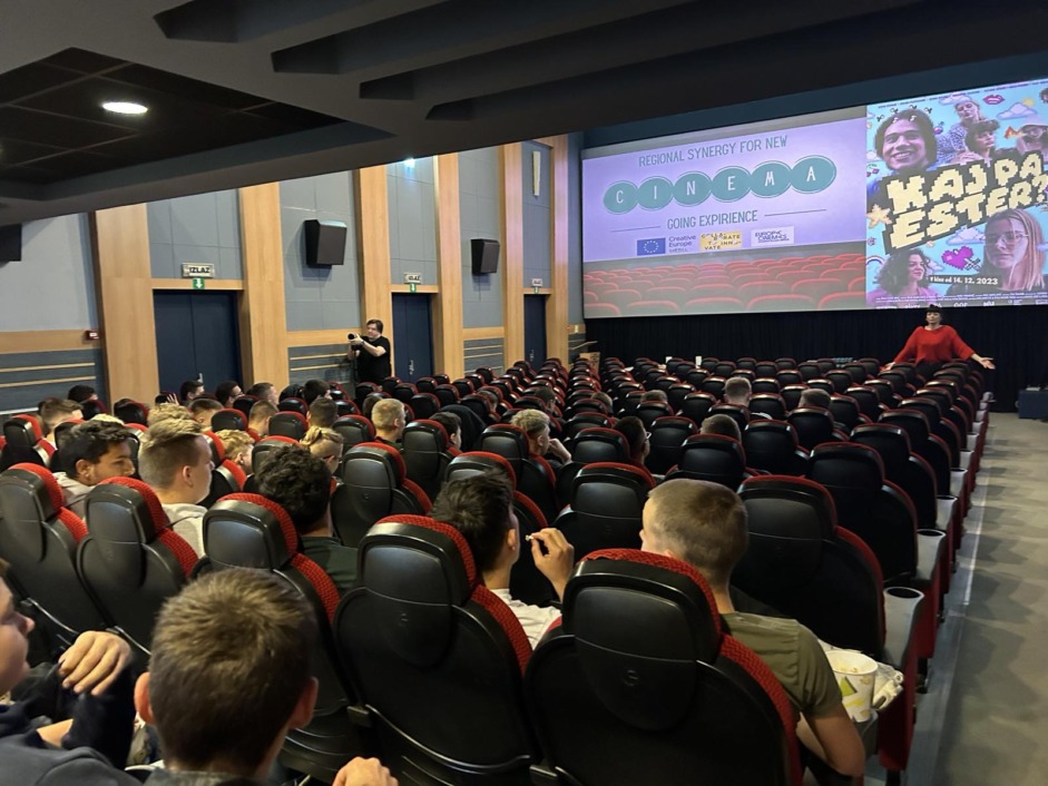 Uvod u film Kaj pa Ester