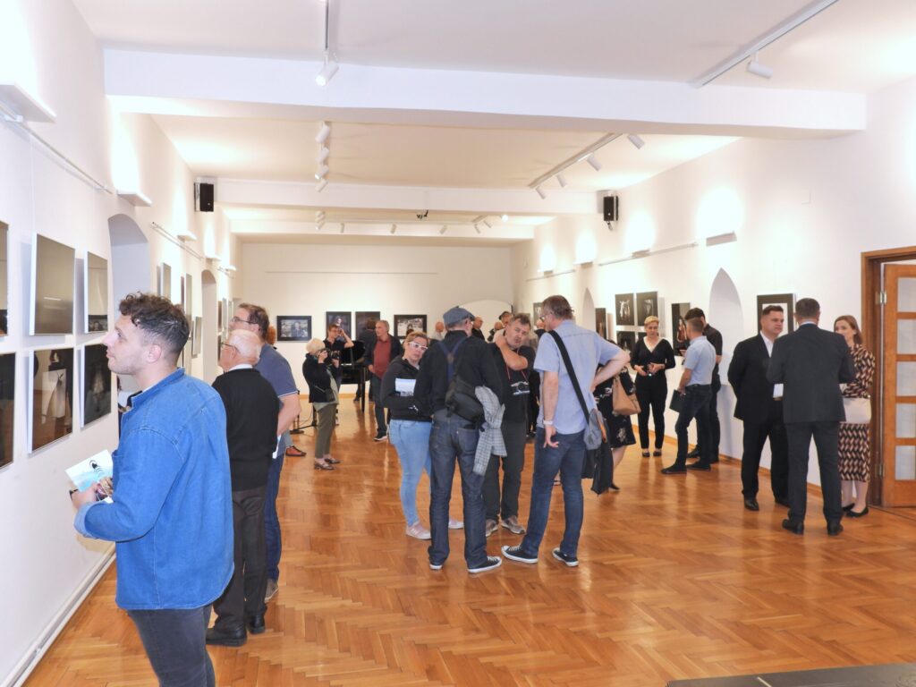 Izložba umjetničkih fotografa u đurđevačkom muzeju