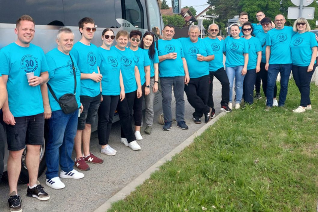 Folkloraši i Tamburaši KUD-a Delovi