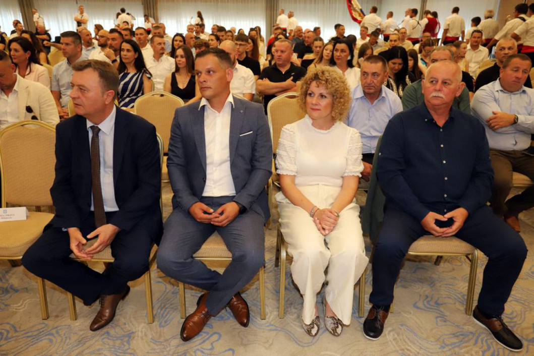Načelnik Općine Kalinovac Darko Sobota i suradnici u Podstrani