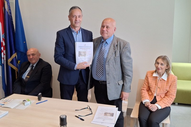 Svečana primopredaja umjetničkih djela đurđevačkih umjetnika 
