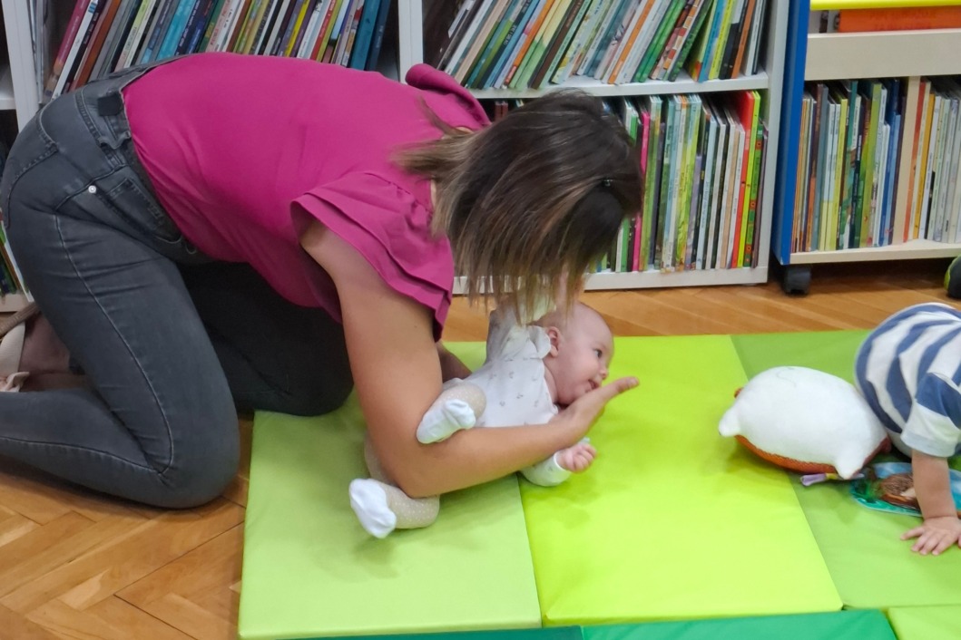Susret mama i sovica u virovskoj knjižnici