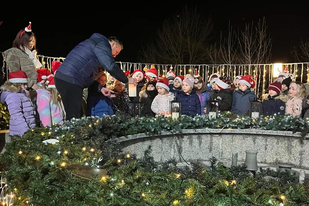Paljenje prve adventske svijeće u Novom Marofu