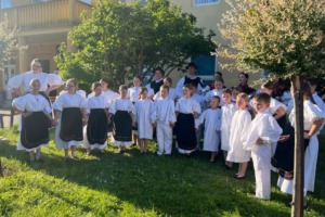 Mali folkloraši