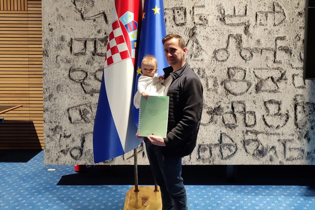 Vladimir Miloš, predsjednik Udruge za održivi razvoj SUMA iz Podravskih Sesveta potpisao je ugovor vrijedan gotovo 300.000 eura