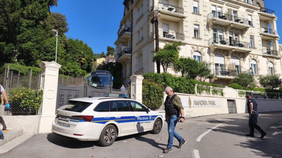 Policija ispred hotela u Opatiji