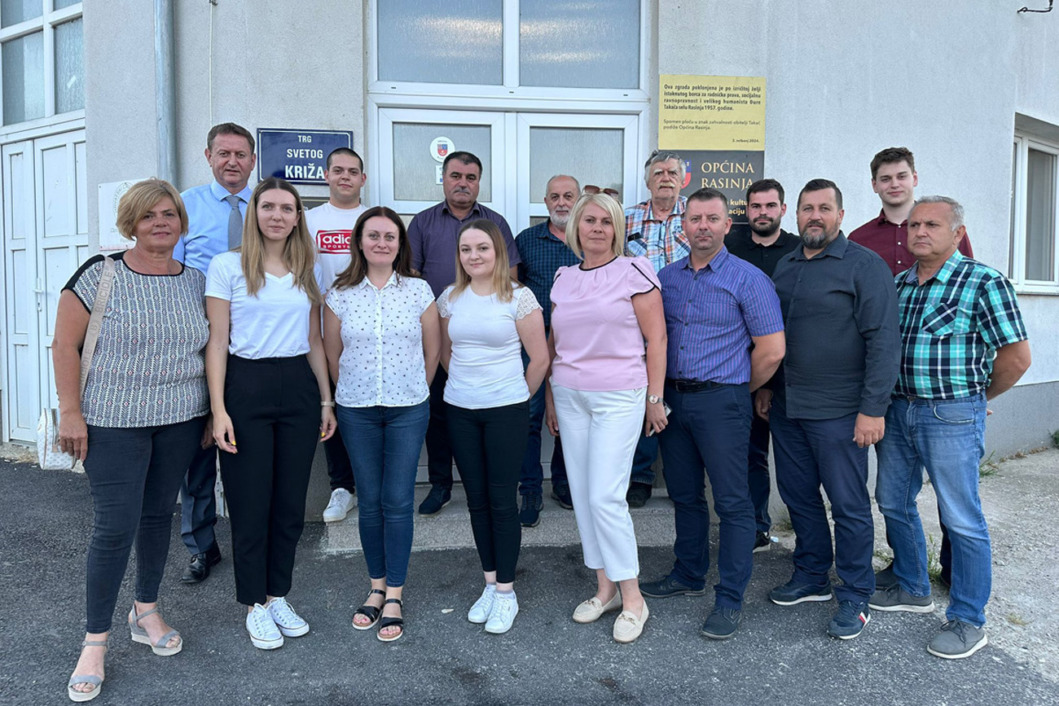 Članovi Općinskog vijeća Općine Rasinja s načelnikom Tetecom i zamjenikom Štibićem