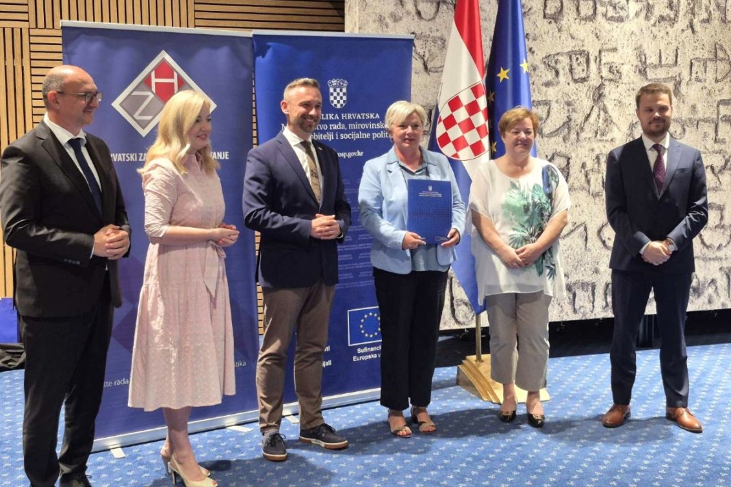 Svečana dodjela ugovora GD Crvenog križa