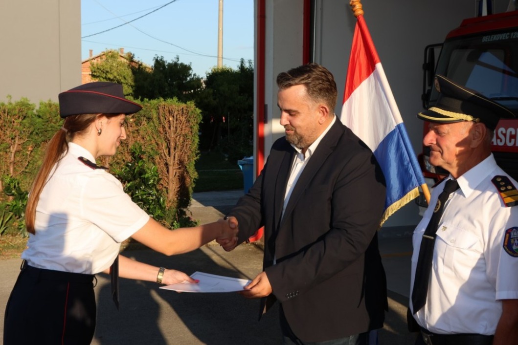 Dodjela diploma vatrogasnim čaasnicima
