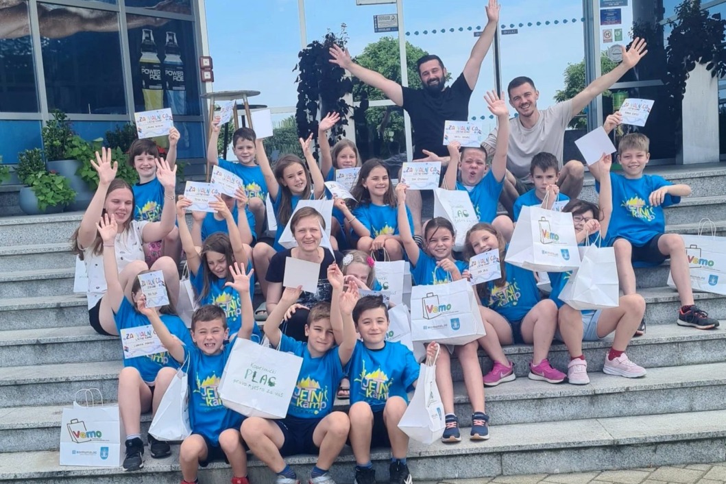 Polaznici ljetnog kampa i treneri