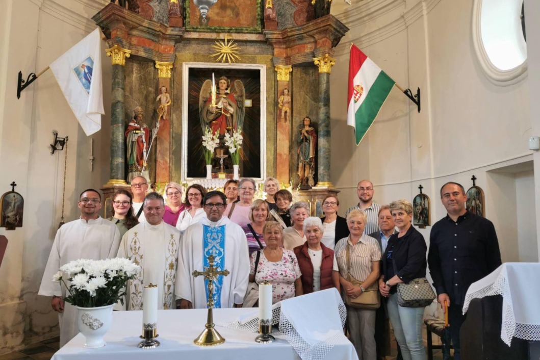 U crkvi svetog Mihaela na vrhu Legradske gore služena je sveta misa na hrvatskom i mađarskom jeziku, a pjevao je mješoviti župni zbor iz Legrada
