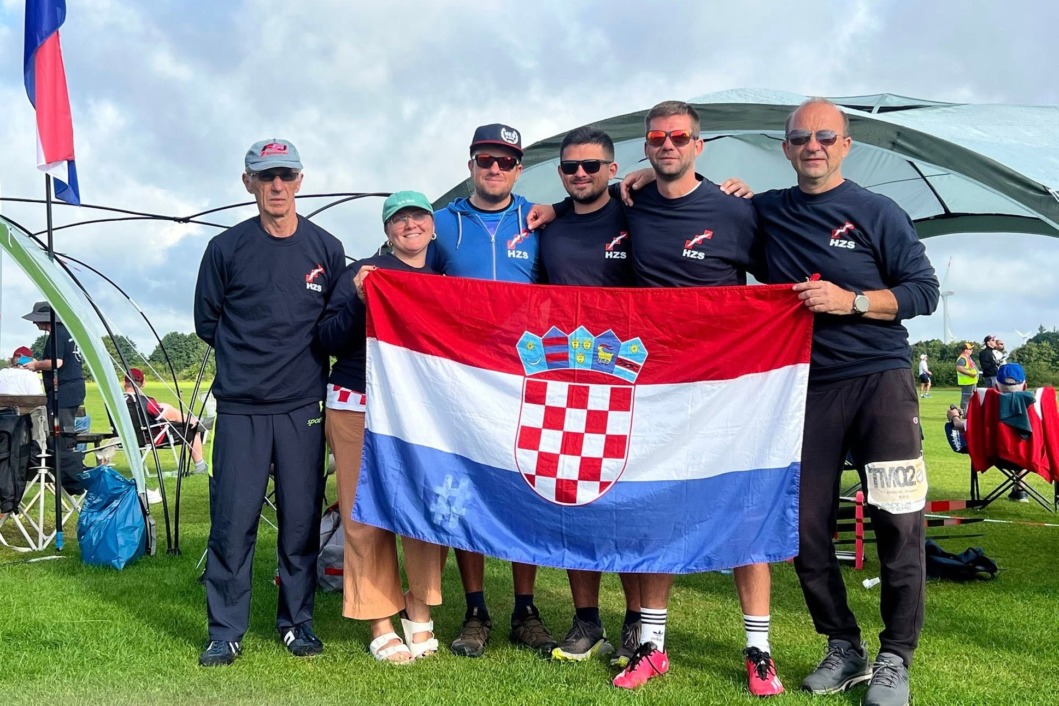 Članovi hrvatske reprezentacije u zrakoplovnom modelarstvu (F3K)