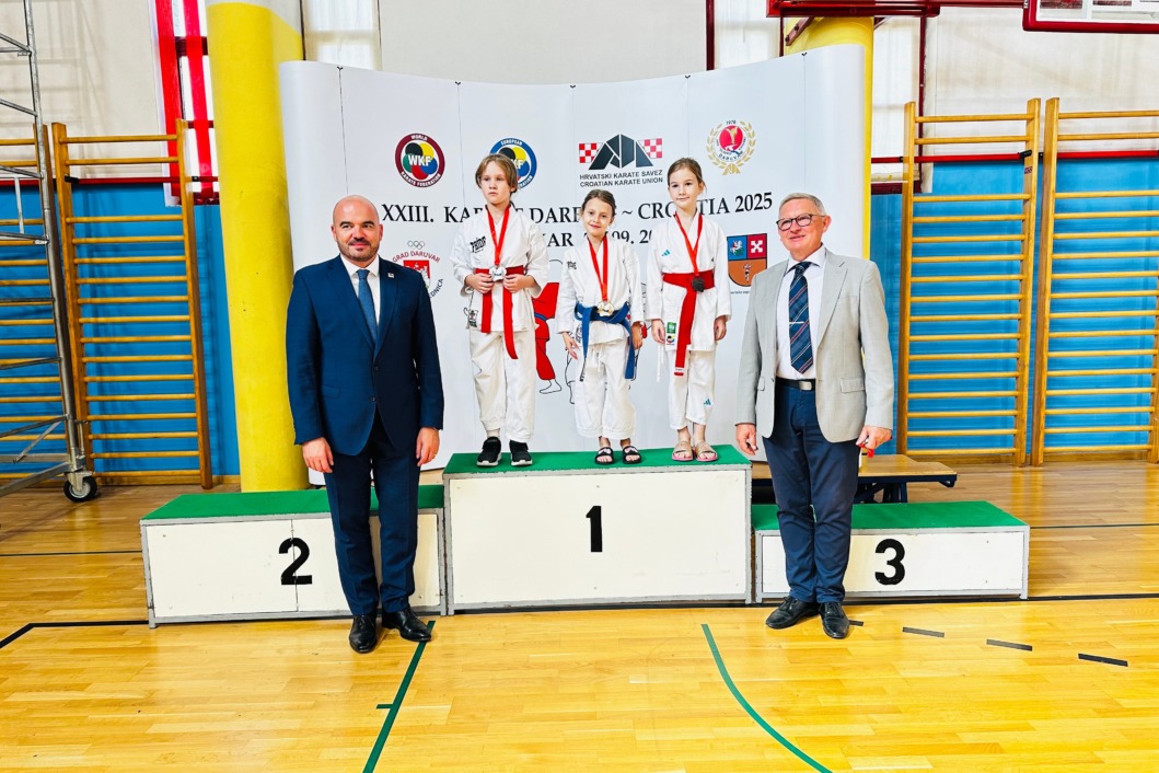Janja Cestar (prva)