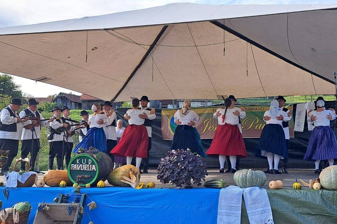 Članovi KUD-a Delovi 