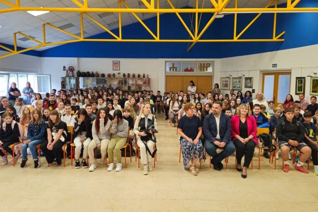 Župan Golubić posjetio OŠ prof. Franje Viktora Šignjara Virje