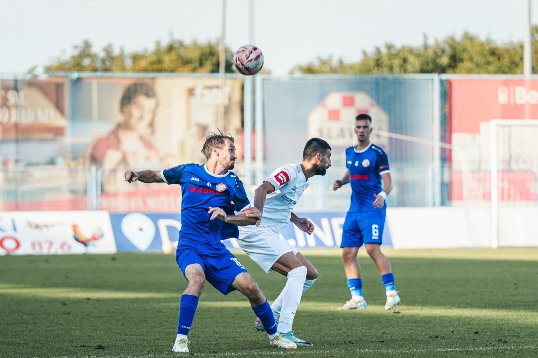 Petar Šimunić u duelu