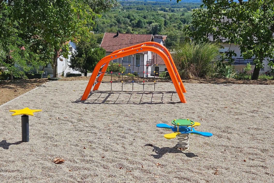 Dječje igralište u Križu
