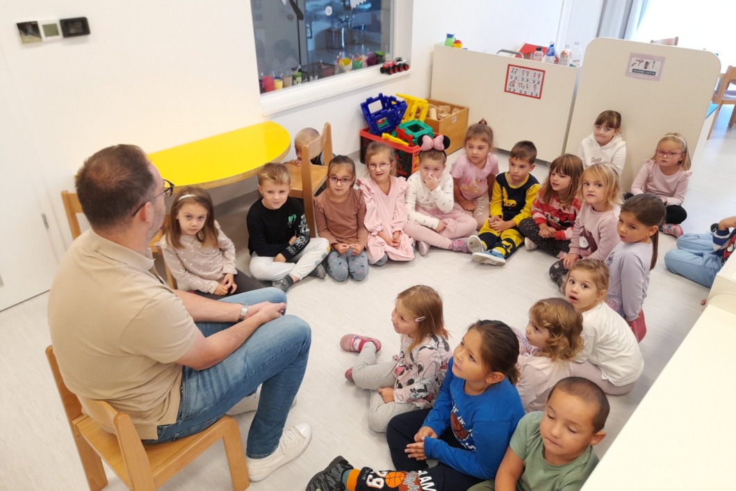 Filip Hozjak posjetio vrtićarce u Đelekovcu