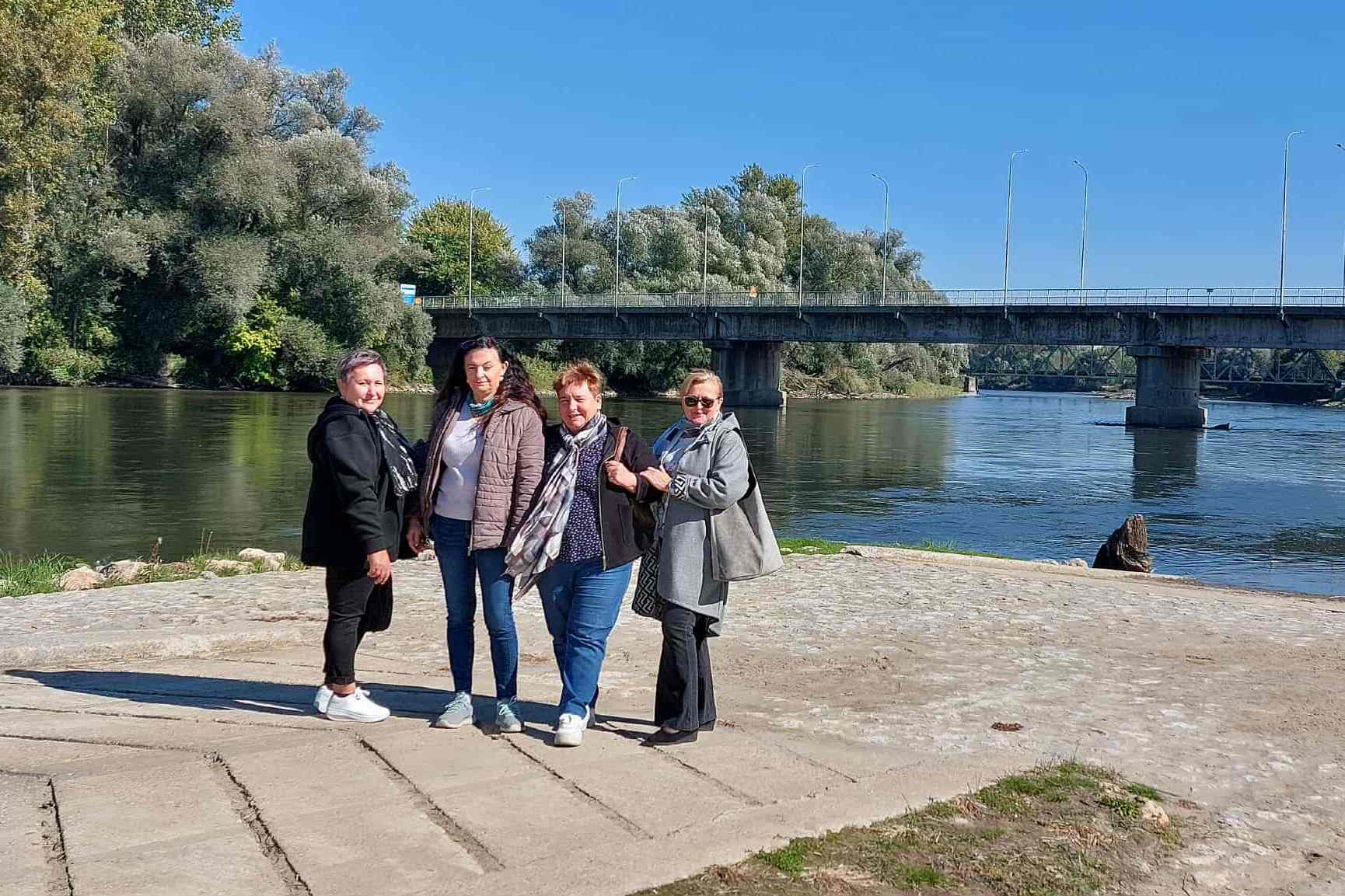 Glumačka družina LUN-MLA