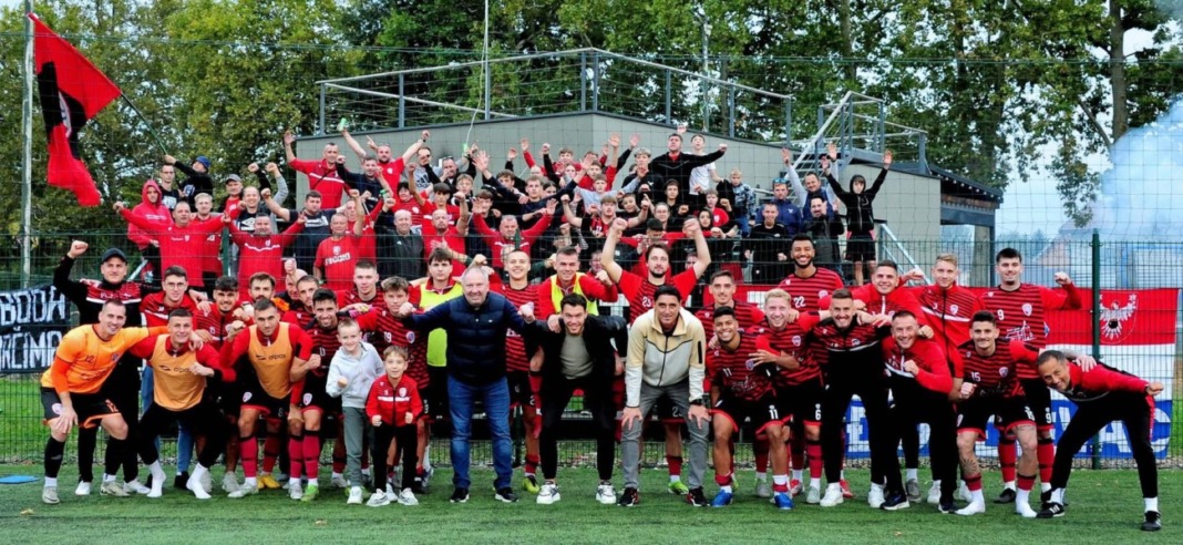 Igrači i navijači Graničara