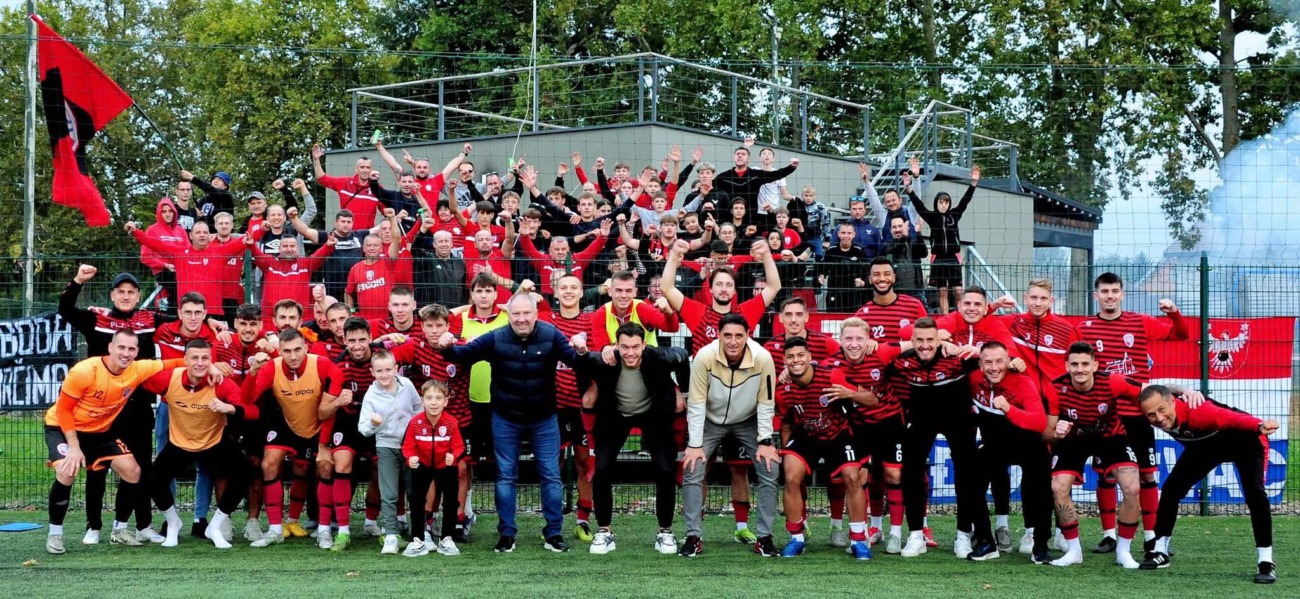 Igrači i navijači Graničara